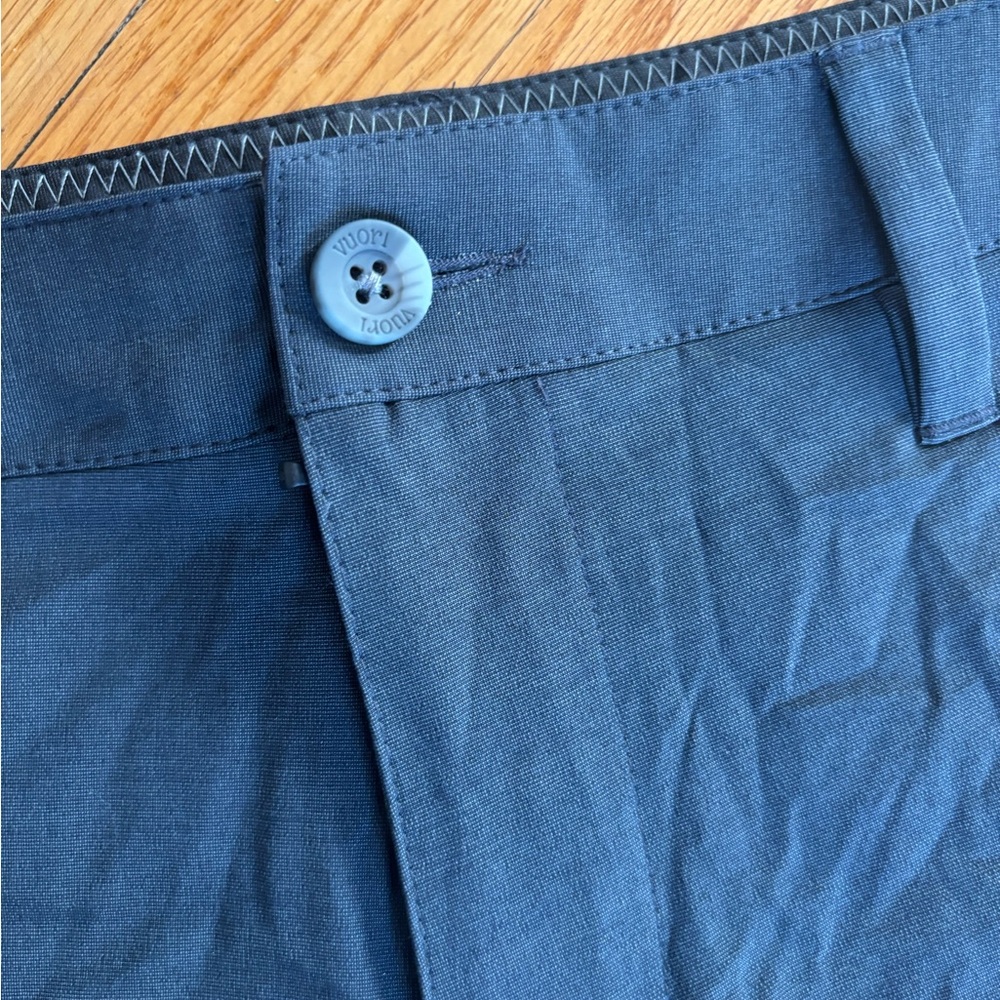 Vuori Men’s shorts - Picture 2 of 6